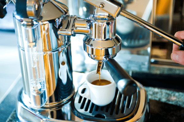 Can you use regular coffee in an espresso machine?